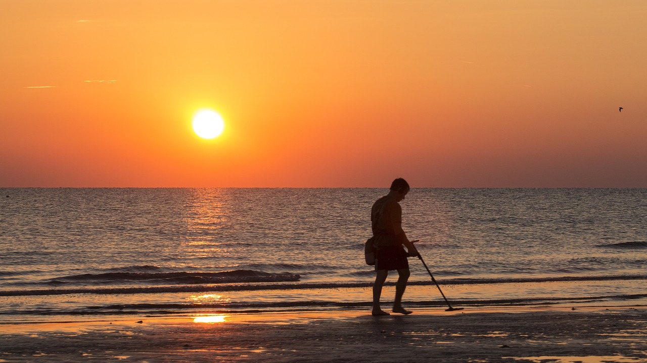 Build a simple yet sensitive metal detector project